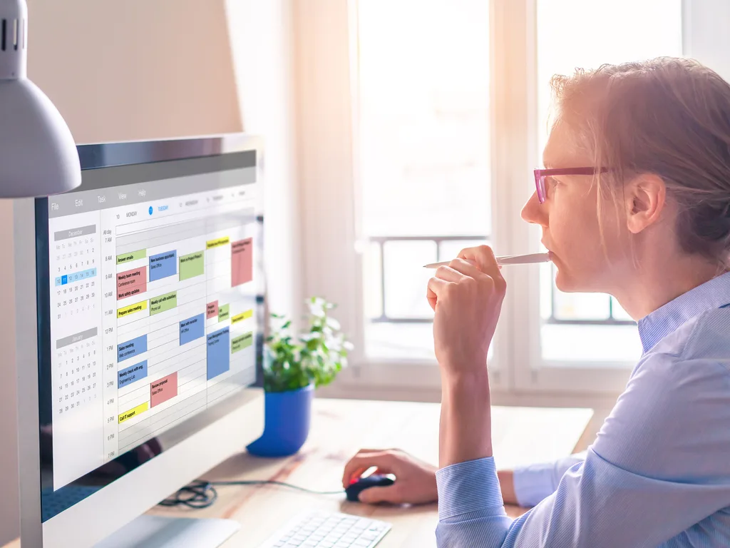 Learn 7 Ways to Be More Efficient in The Workplace