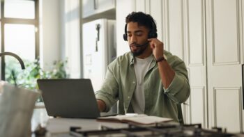 Finding a Job When You Absolutely Cannot Leave Home or Keep 9-to-5 Hours